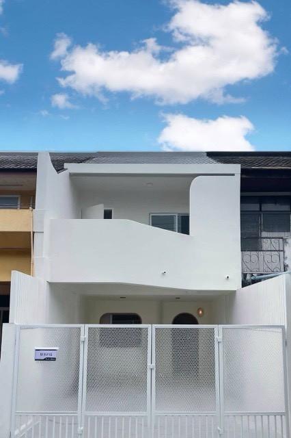 ขายทาวน์เฮ้าส์ 2 ชั้น รีโนเวทใหม่สไตล์มูจิ ทำเลทอง อุดมสุข 47 ซอยสุขุมวิท 103 ใกล้รถไฟฟ้าทั้ง BTS และ MRT 1