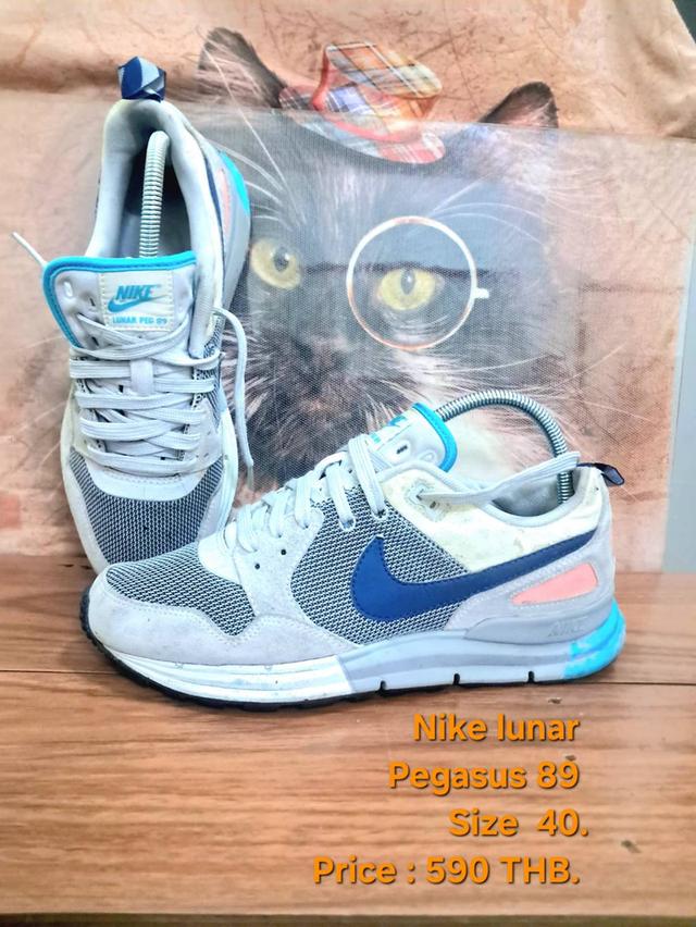 NIKE lunar 