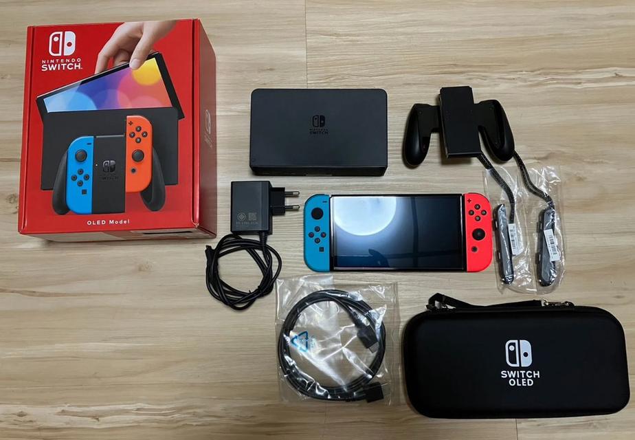 Nintendo Switch OLED ครบเซท