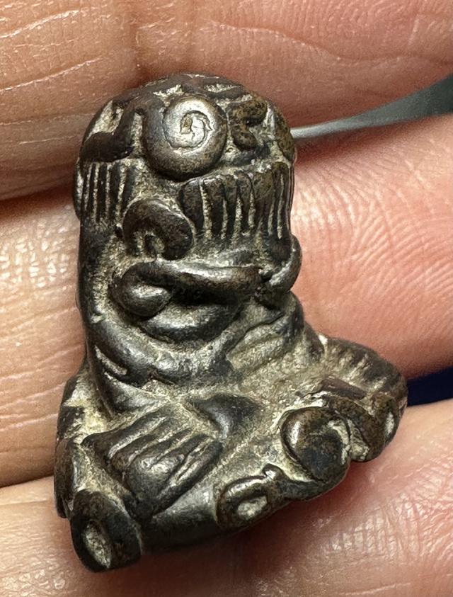 พระปิดตาเนื้อสัมฤทธิ์ ยันต์ยุ่ง พระผ่านการใช้ ไม่ทราบที่ รูปย่อยที่ 3