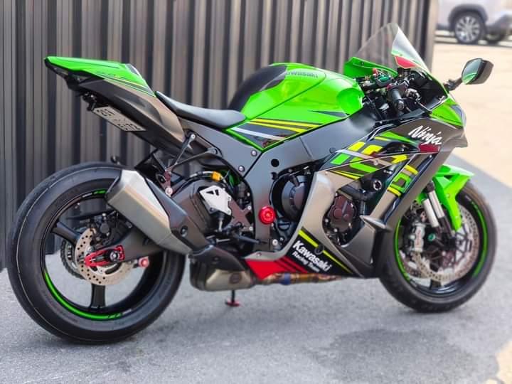 Kawasaki Ninja ZX10R 3