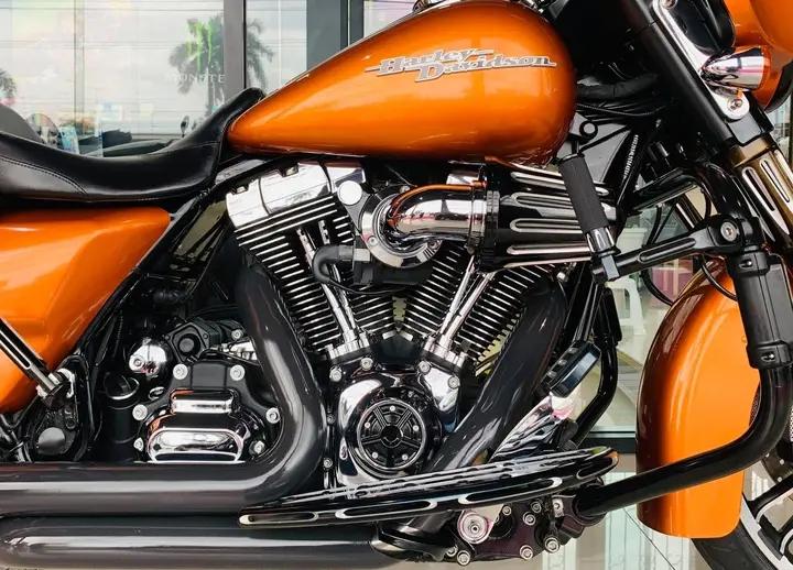 ส่งต่อ Harley Davidson Street Glide 3