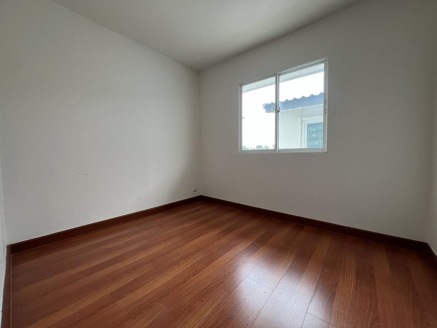 บ้านทาวน์เฮ้าส์ 2 ชั้น 3 ห้องนอน 2 ห้องน้ำ 2 จอด 10