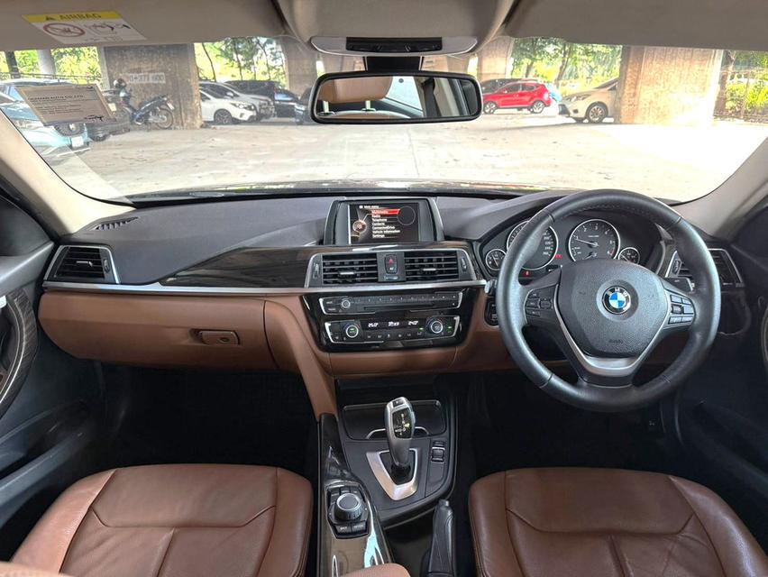 2018 BMW 320d LUXURY F30 ฟรีดาวน์รถสวยจัดมือเดียว รูปที่ 7