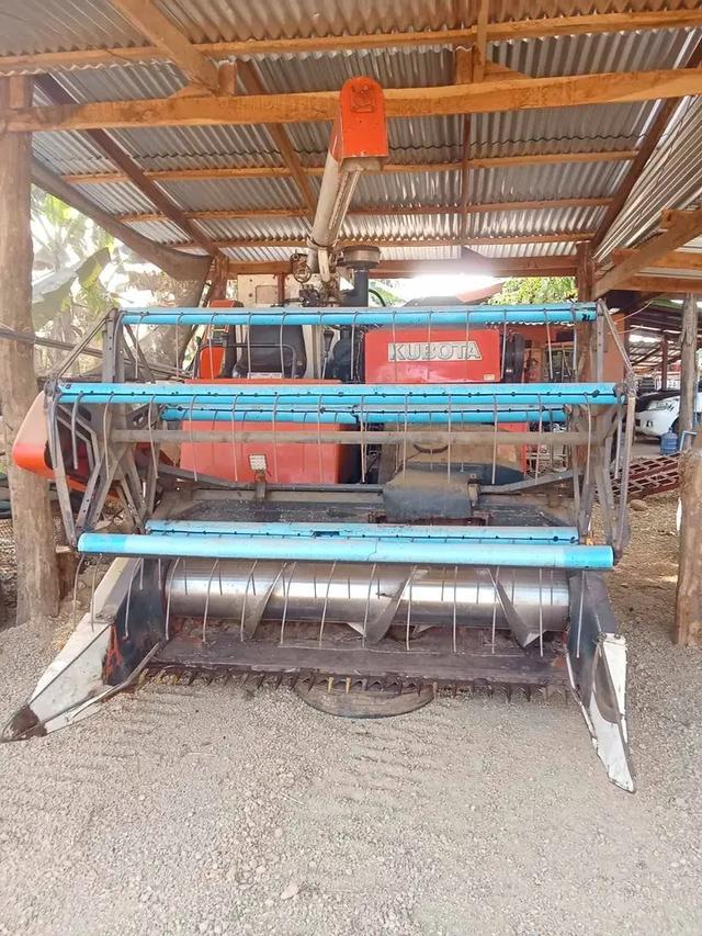 ส่งต่อเกี่ยวข้าว KUBOTA ราคาเบาๆ  2