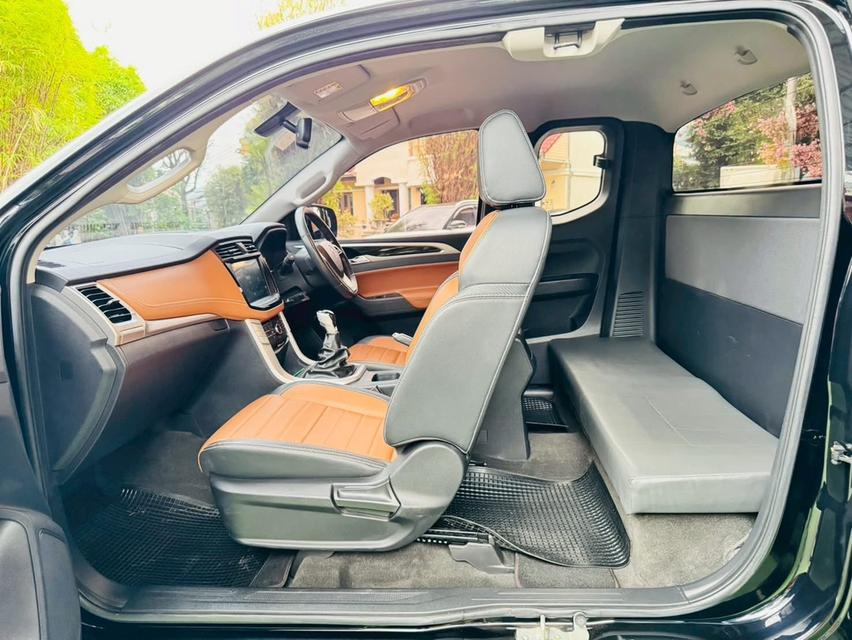 #MG Extender 2.0 Giant Cab Grand X ปี 2022 เกียร์ : เกียร์ธรรมดา เครื่องยนต์เบนซิน : 2,000 CC OPTION : 8