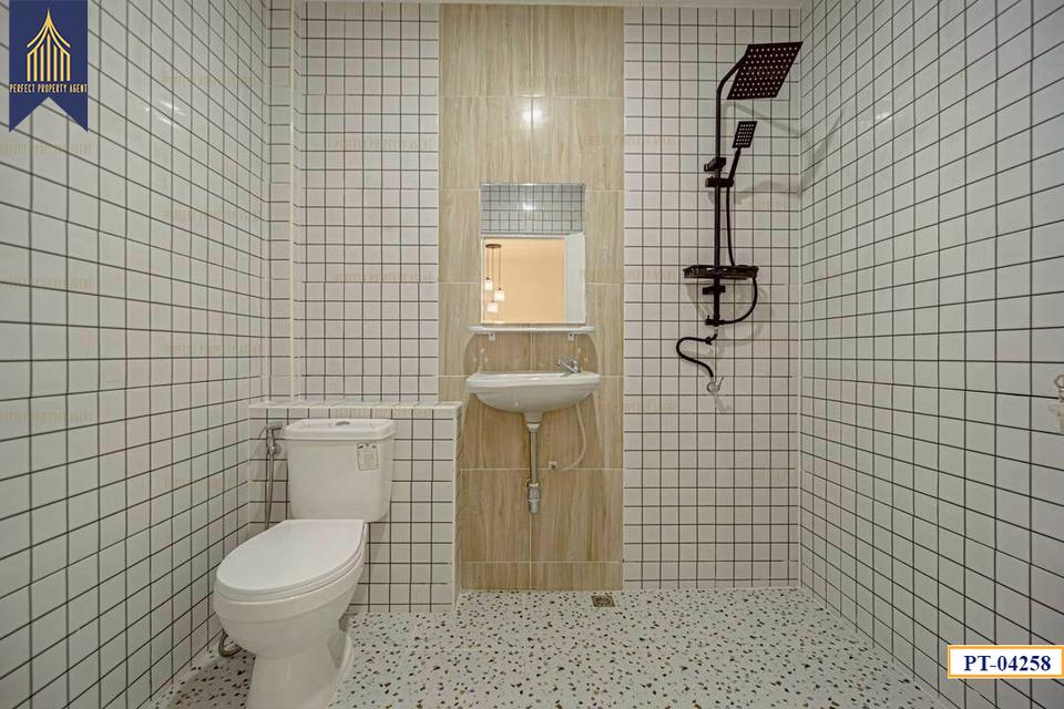 ขาย ทาวน์เฮ้าส์ สุชา บางบัวทอง ตกแต่งใหม่ มีเทอเรซ พร้อมอยู่ ฟรีโอน 14