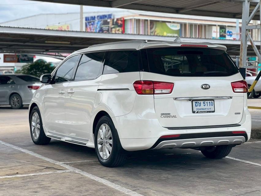 Kia Grand Canival 2.2EX (11ที่นั่ง) ปี 2015 จด 2017 สีขาว รูปย่อยที่ 2