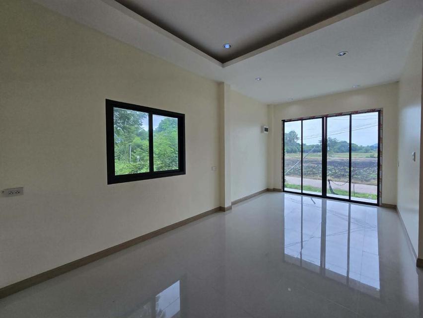 บ้านพร้อมที่ดิน แถมฟรีที่ดินอีก1ผืน 11