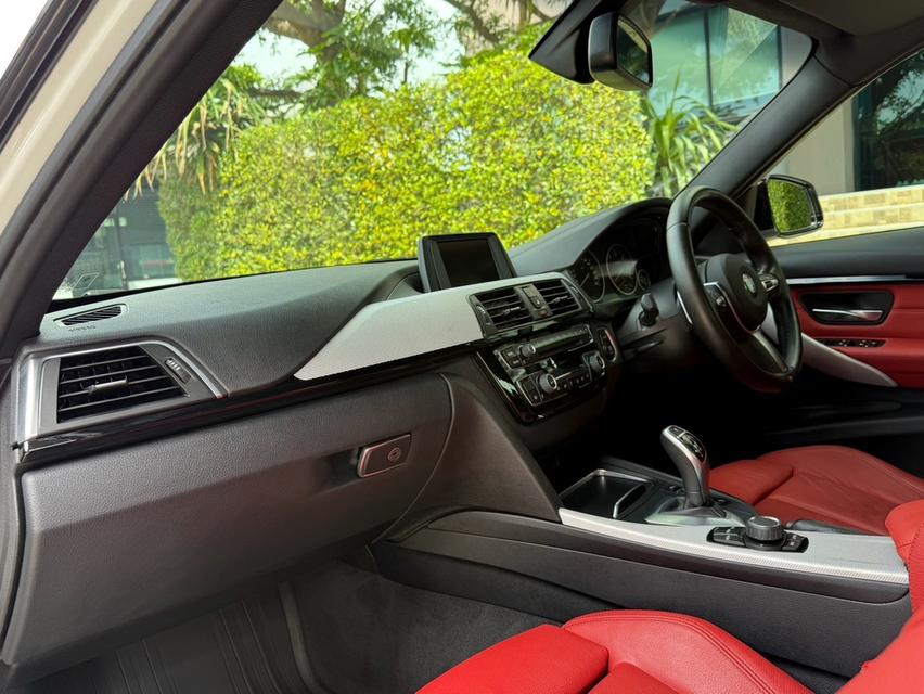2019 BMW 320D MSPORT ( แท้ ) รถมือเดียวออกป้ายแดง รถวิ่งน้อย เข้าศูนย์ทุกระยะ รถไม่เคยมีอุบัติเหตุครับ 11