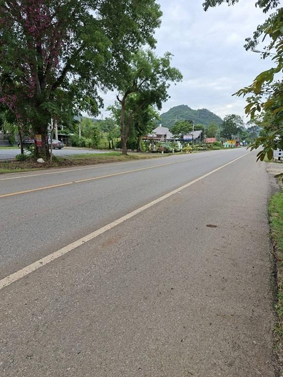 ขายที่ดินติดถนนธนะรัชต์ ปากช่อง เขาใหญ่ 7ไร่ ใกล้ทางขึ้นอุทยานแห่งชาติเขาใหญ่ ขายถูกไร่ละ15ล้าน เหมาะทำธุรกิจ กิจการร้านอาหาร โรงแรม ใกล้สามแยกกุดคล้า 1