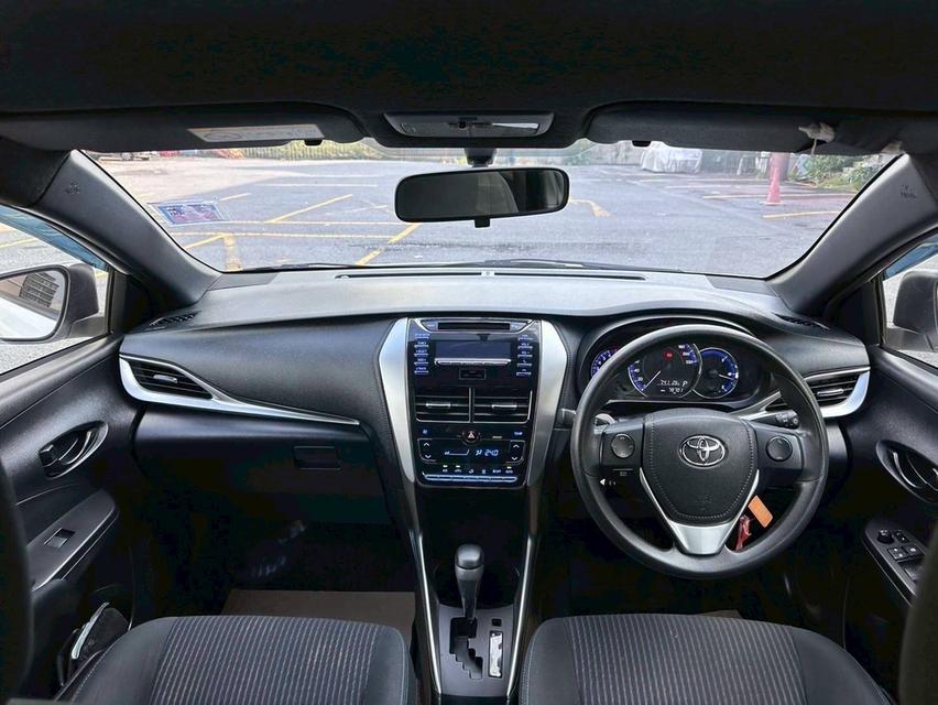 รหัสรถ QT9553 TOYOTA YARIS ECO 1.2 E Hatchback สีขาว ปี2019 10