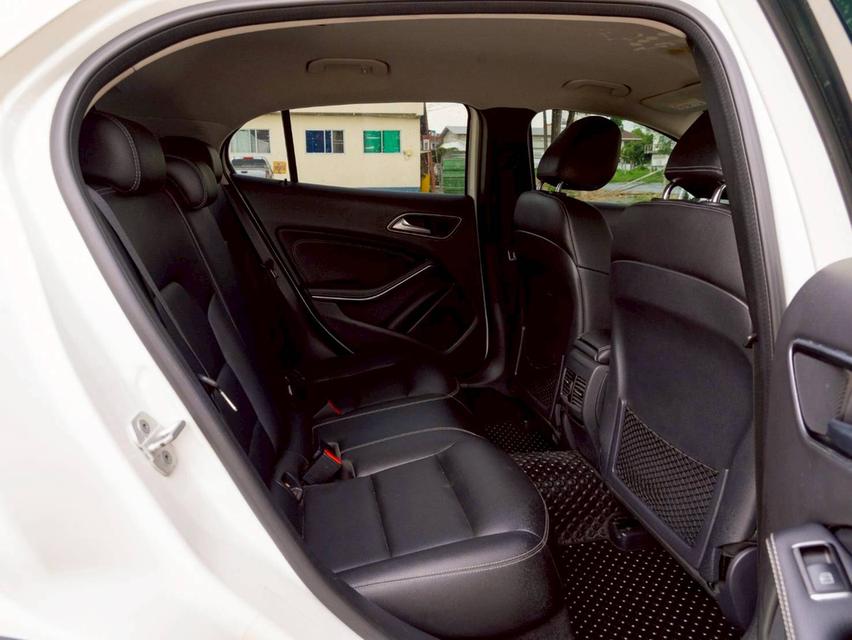 ขาย Benz Gla200 1.6Urban ปี16 13