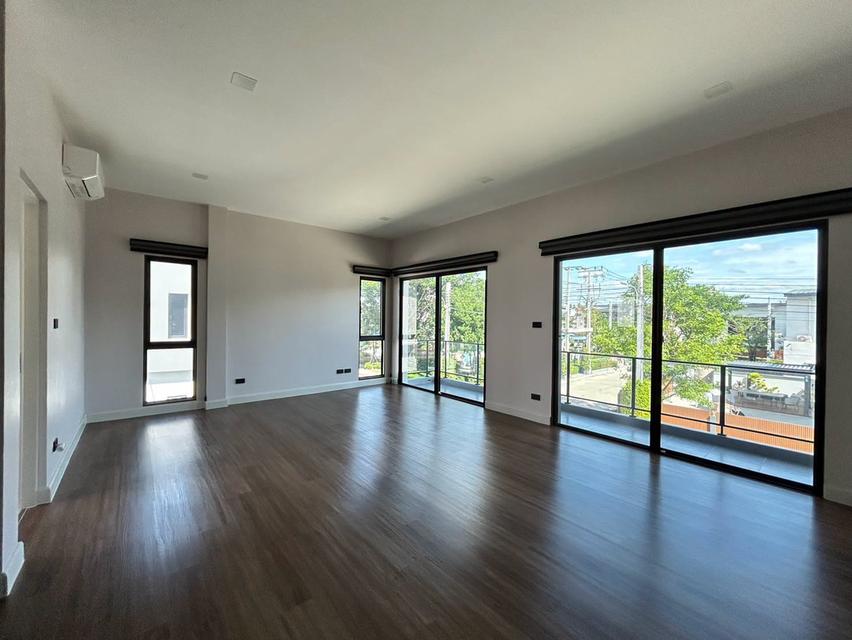 Single House for Sale, Venue Id Motorway Rama 9 15