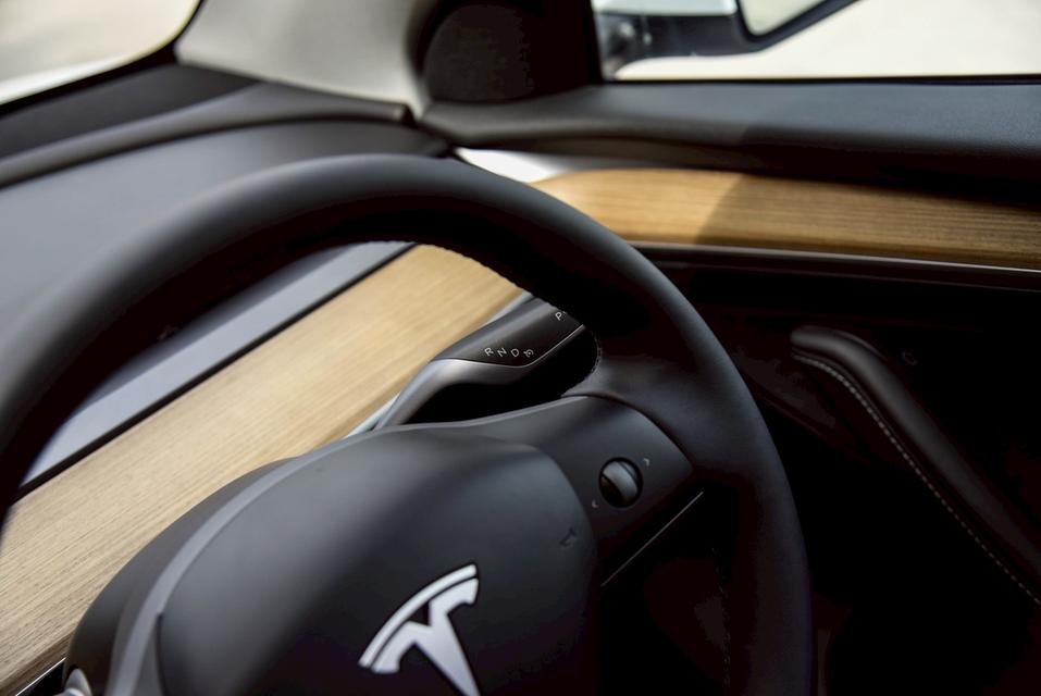 รหัสรถ CBL3994 TESLA Model Y Long Range AWD (Dual Moter) AT 2023 17