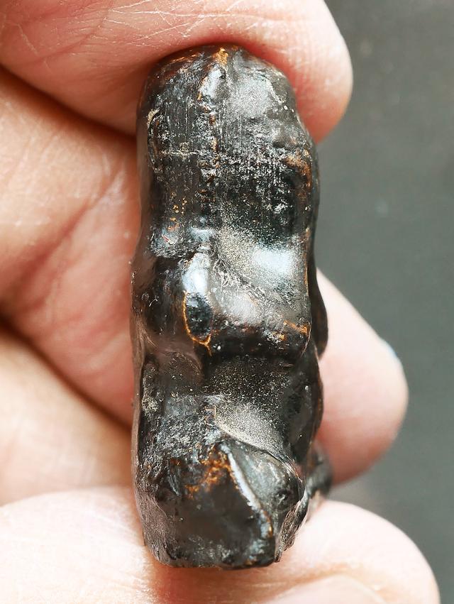 พระปิดตาหลวงพ่อทองสุข วัดสะพานสูง พิมพ์ตะพาบ....เก่า เนื้อจัดๆ 9