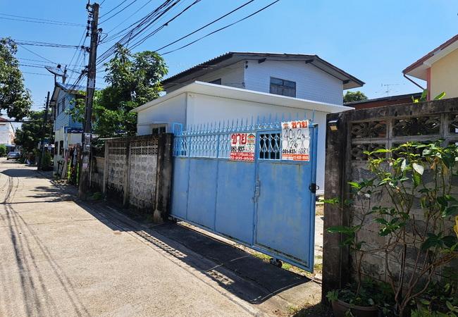 ขายที่ดิน ซอยพหลโยธิน 48 เนื้อที่ 40 ตร.ว. พร้อมบ้านน็อคดาวน์ ทำเลดี 2