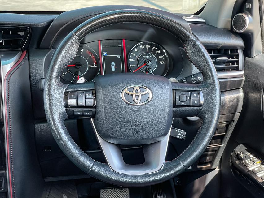 ขาย Toyota Fortuner 2.8TRD ปี19 10