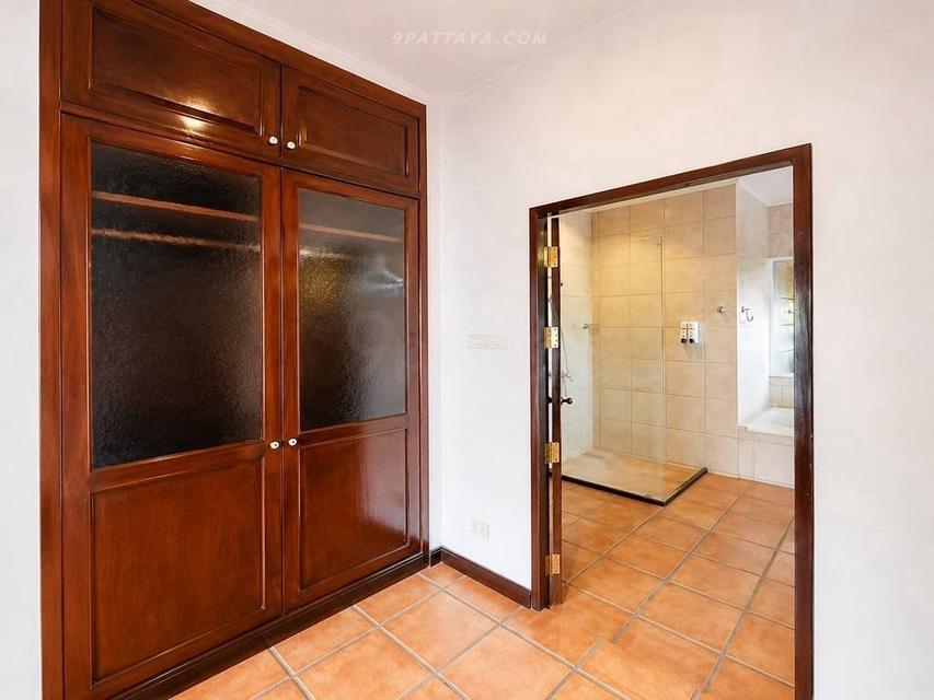 For Sale — Large Pool Villa in Siam Country Club Area Land size: approx. 168 sq.wah• Single-storey house• Strong red brick structure• 3 bedrooms 7