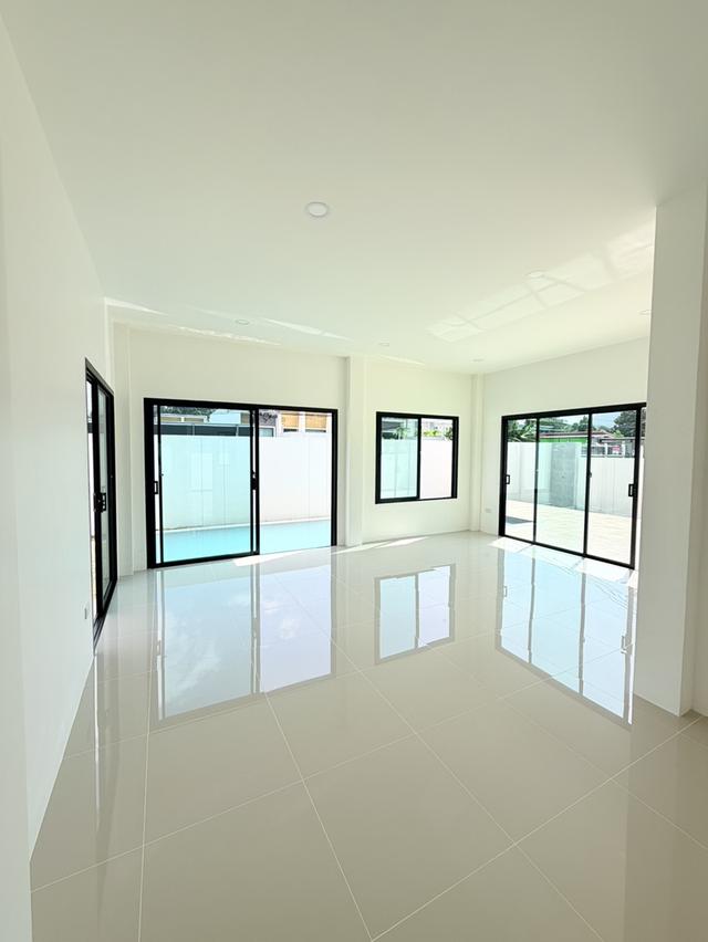 Contemporary Thai Living  Where Tradition Meets Nature 6