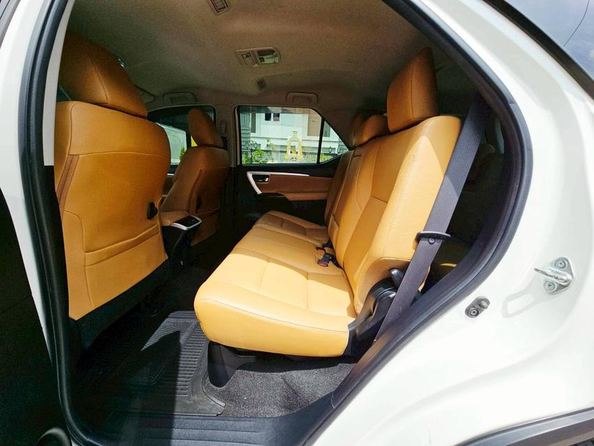 รหัสรถ SEZ372 Toyota Fortuner 2.8 V 4WD เกียร์ ออโต้ ดีเซล สี ขาว-ดำ ปี 2016 12