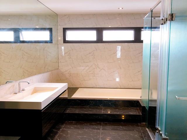 ให้เช่า Luxury Townhome 3 ชั้น 29.9 ตร.ว. The Landmark เอกมัย-รามอินทรา เดินทางสะดวก ใกล้จุดขึ้นลงทางด่วน ใกล้เซ็นทรัลอี 4