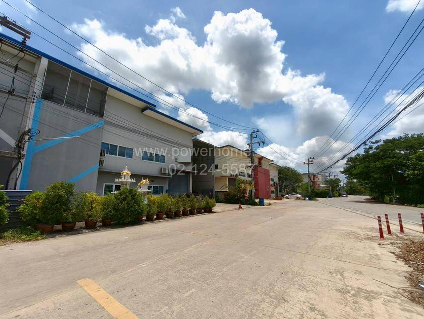 โกดัง 1 ชั้น พร้อมที่ดิน ถนนปทุม – สามโคก ต.ท้ายเกาะ อ.สามโคก จ.ปทุมธานี 2