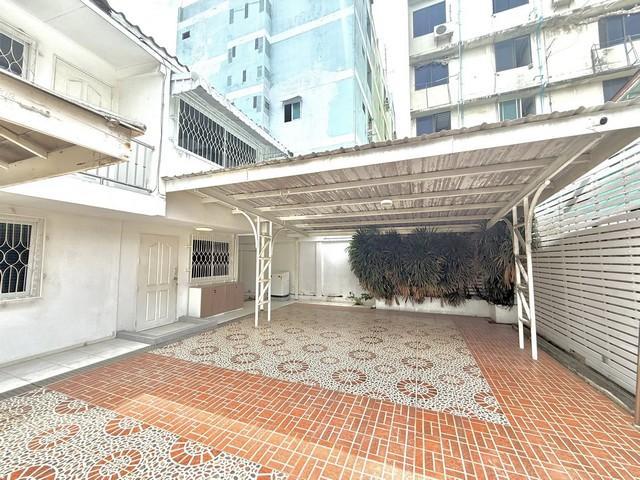 ให้เช่าบ้านเดี่ยว 2 ชั้น 42 ตรว. 3 ห้องนอน ซอยลาดพร้าว 132 (ทะลุลาดพร้าว 130 และรามคำแหง 81 ได้) ใกล้ BTS ลาดพร้าว 101 2