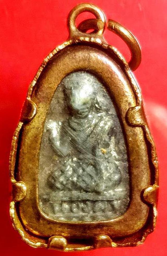 รูป เหรียญหลวงพ่อพระใส หลังนางกวัก เลี่ยมเดิม เนื้อตะกั่ว ปี20 1