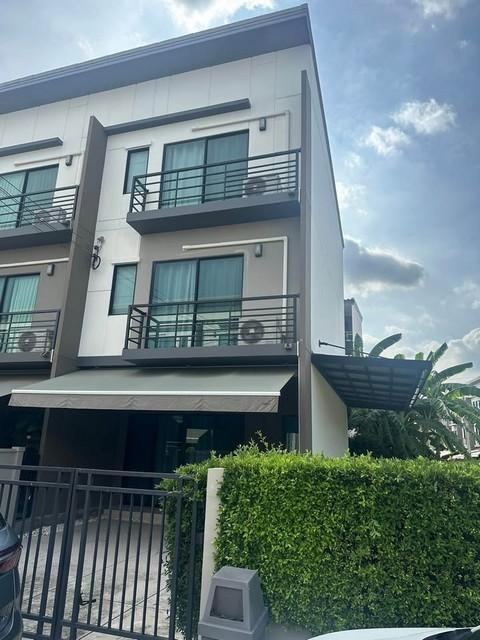 ให้เช่าทาวน์โฮม 3 ชั้นหลังมุม 3 ห้องนอน โครงการบ้านกลางเมือง ศรีนครินทร์ - อ่อนนุช ใกล้ รถไฟฟ้าสายสีเหลือง สถานีศรีนุช 1