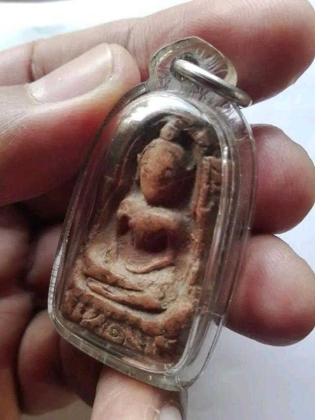 พระเนื้อดินเลี่ยมเก่า