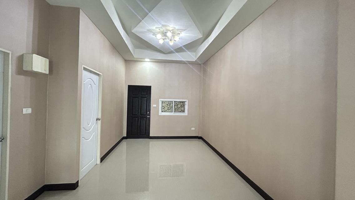 ทาวน์เฮาส์ชั้นเดียว ใกล้นิคมอุตสาหกรรม อีสเทอร์นซีบอร์ด 6