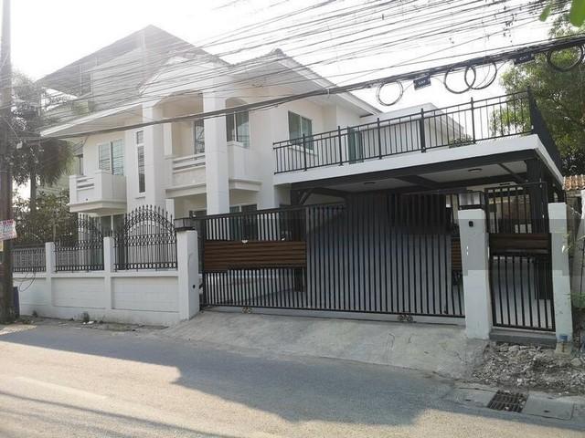 ขายด่วนบ้านเดี่ยว2ชั้นบ้านสร้างเอง 67 ตร.ว. 5นอน ย่านรามอินทรา39 วัชรพล สุขาภิบาล5 ตกแต่งสวยพร้อมอยู่ ใกล้MRTรามอินทรากม.4 ใกล้ทางด่วนเอกมัย-รามอินทรา