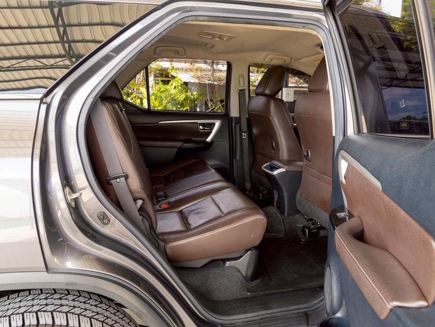 รหัสรถ 12AT8484 TOYOTA FORTUNER 2.4 V 2WD | ปี : 2017 17