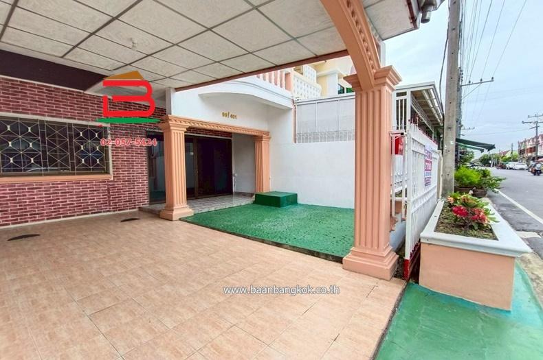ทาวน์เฮาส์ หมู่บ้าน จิตภาวรรณ (รังสิต-นครนายก คลอง 11) เนื้อที่ 21.8 ตรว. ใกล้วัดสระบัว ถนนรังสิต-นครนายก ตำบลบึงน้ำรักษ์ อำเภอธัญบุรี จังหวัดปทุมธานี
