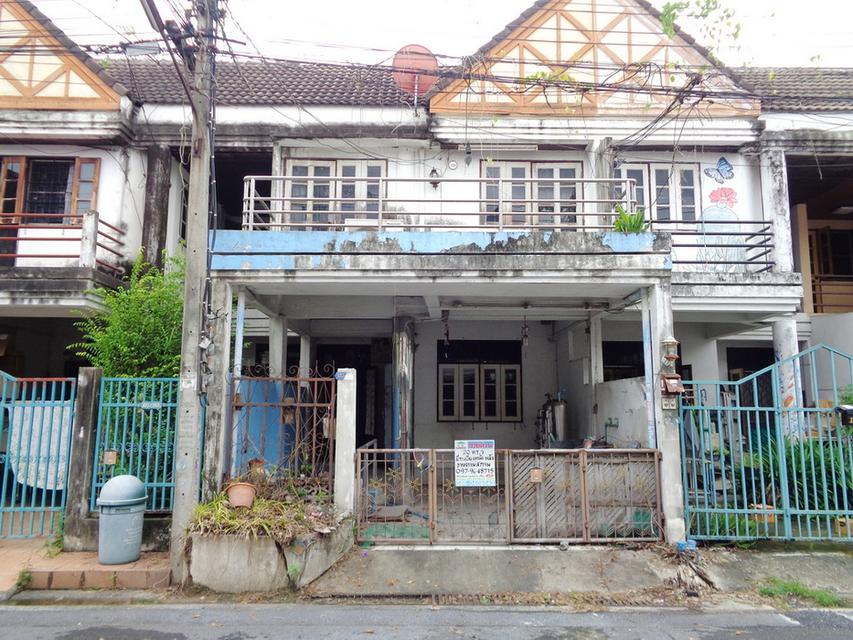 🚩ขาย ทาวน์เฮ้าส์ 2 ชั้น 20 ตร.ว หน้ากว้าง 5 เมตร ต่อเติมระเบียงด้านหน้าและด้านหลัง ในหมู่บ้าน บดินทรรักษา 3 ซอย คู้บอน 27 แยก 21 (รามอินทรา กม. 8)  1