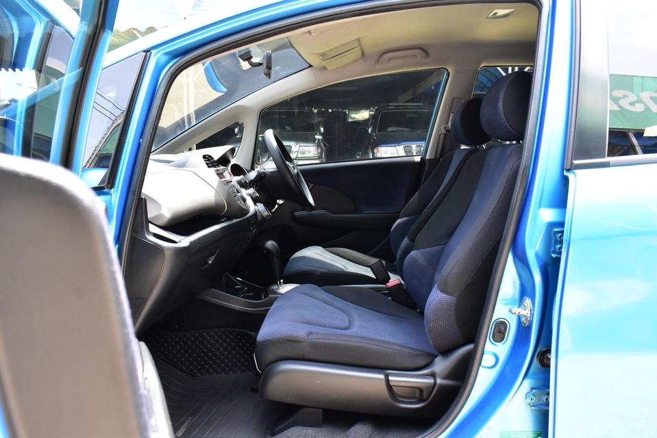 รหัสรถ PB4051 HONDA JAZZ 1.5V AUTO 2013 เบนซิน 18