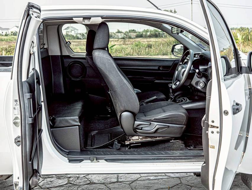TOYOTA Hilux Revo SmartCab 2.4 Z edition ปี 2022 สีขาว 12