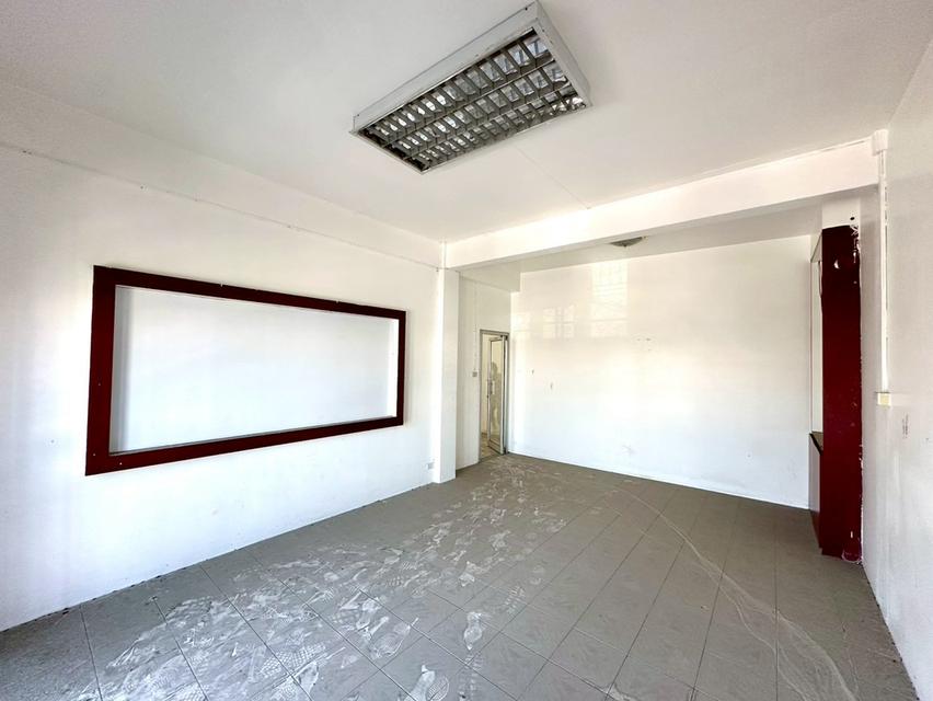 ขายอาคารพาณิชย์ 3.5 ชั้น 2 คูหา ขนาด 44 ตร.ว. ห่างจากถนนกาญจนาภิเษกเพียง 500 เมตร สภาพดี ทำเลค้าขายหรือทำโฮมออฟฟิศ ที่จอดรถสะดวก ใกล้ MRTสายสีม่วง 12