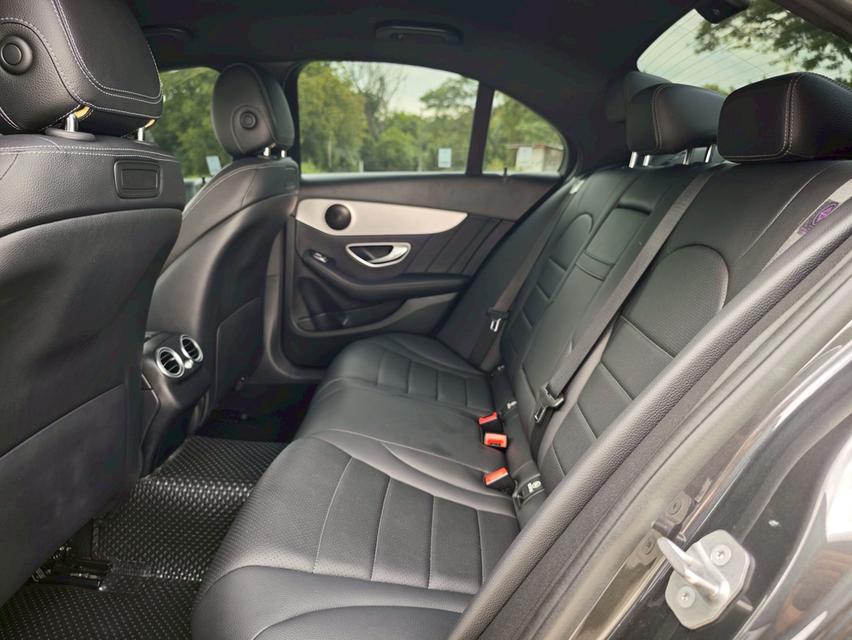 Mercedes Benz C300e AMG Sportปี 2020 ไมล์ 8x,xxx km 19