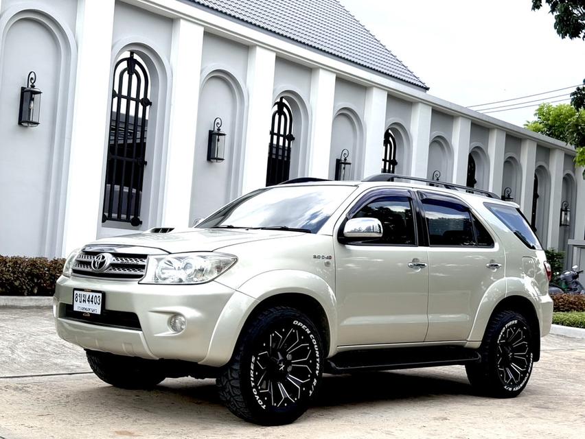 TOYOTA FORTUNER 3.0V ปี 2010