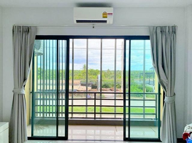 บางกรูด บ้านโพธิ์ ฉะเชิงเทรา เมกะโฮม 1.6 กม. อาคาร 3 ชั้น 23 ตร.วา. 280 ตร.ม. หลวงพ่อโสธร ติดถนนเมน 3 นอน 3 น้ำ พร้อมเฟอ 6