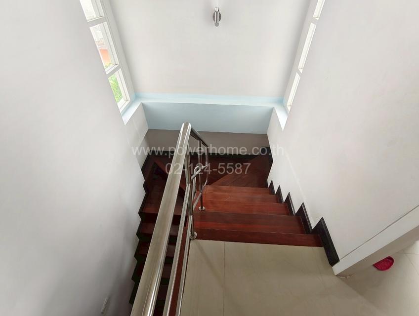 หมู่บ้านอู่ทองเพลส 6 ซอยเปียร์นนท์ ใกล้ตลาดเปียร์นนท์ ถนนลำลูกกา ต.คูคต อ.ลำลูกกา จ. ปทุมธานี 12