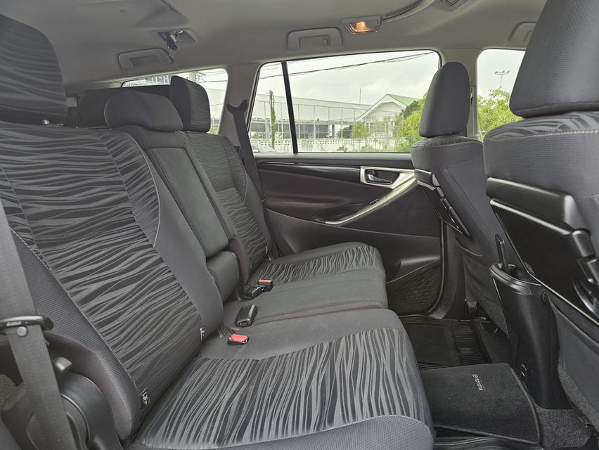 Toyota Innova 2.8 entry mnc 18