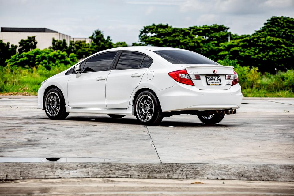 Honda Civic Fb 1.8E เบาะไฟฟ้า สีขาว ปี 2013 มือเดียวป้ายแดง 8