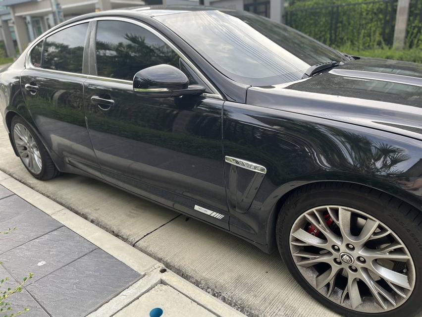 Jaguar สีดำ Xf 2.2 ปี 2012 10