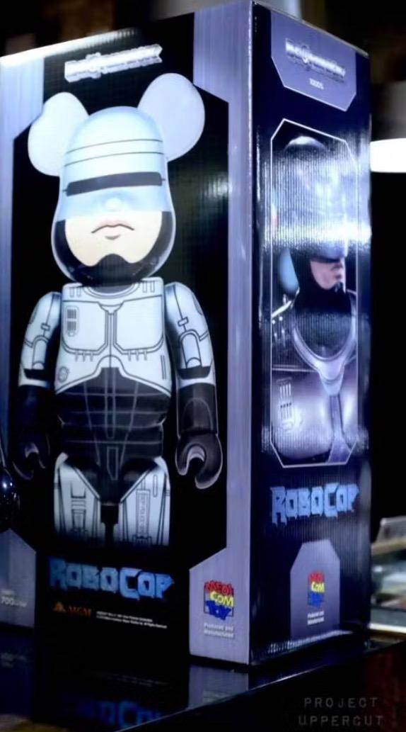 ขาย Bearbrick 1000% Robocop 3