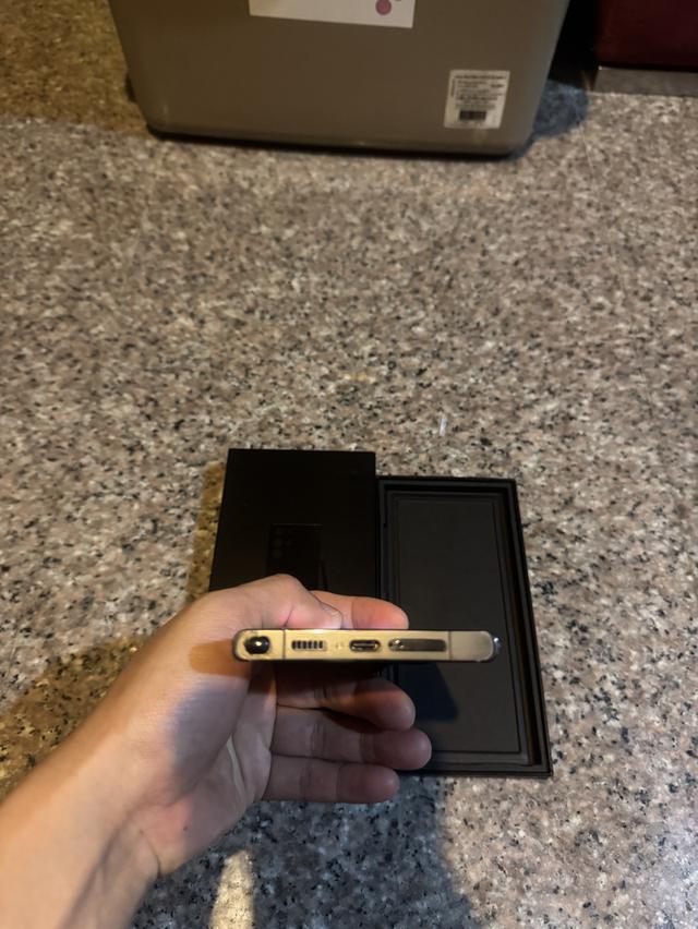 ขายๆๆๆถูกSamsungS23Ultra512กิ๊กRam12สีPhontom Black ยกกล่องอีมี่ตรงสูนTrueสภาพสวยการใช้งานดีเยี่ยมทุกๆฟังชั่นเครื่องรีสโตได้ตลอดไม่มีติดแอคเค้าใดๆคับ