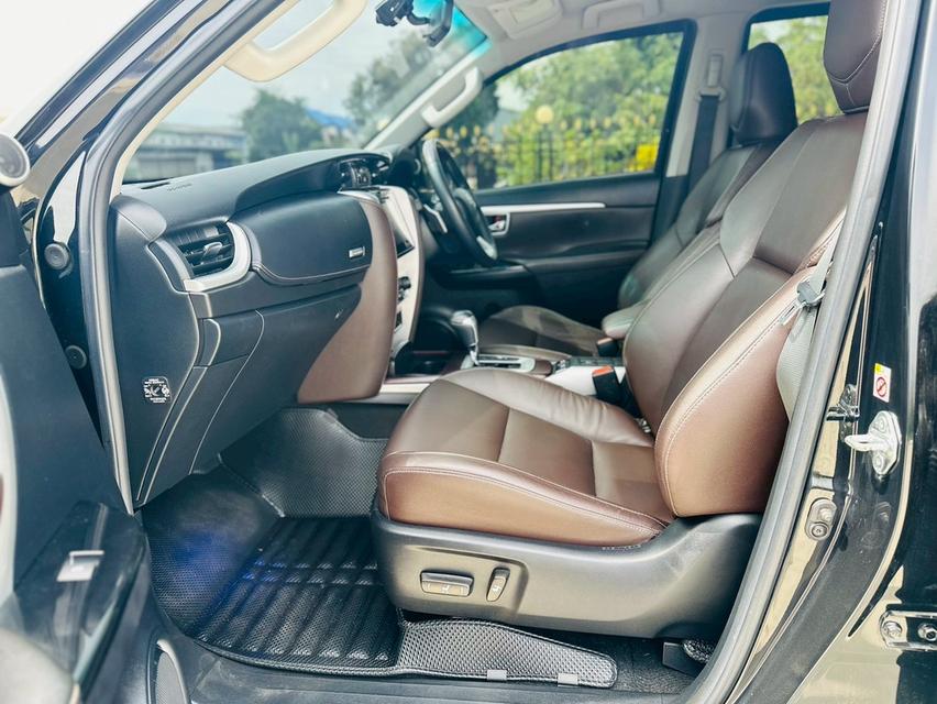 ขายด่วน! # TOYOTA FORTUNER 2.4V 2WD ปี 2019 สีดำ สภาพเยี่ยม ไมล์แท้ เช็คศูนย์ครบ รับประกันหลังการขาย 2 ปี หรือ 30,000 กม. 🚗 ราคา 769,000 บาท 💥 ออกร รูปที่ 13