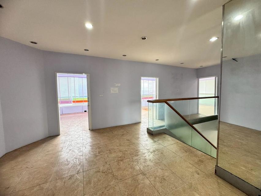 ให้เช่าอาคารพาณืชย์ ชั้น 1 และชั้นลอย อาคารโล่งสวย ติดถนนรามคำแหง (N.1920) 18